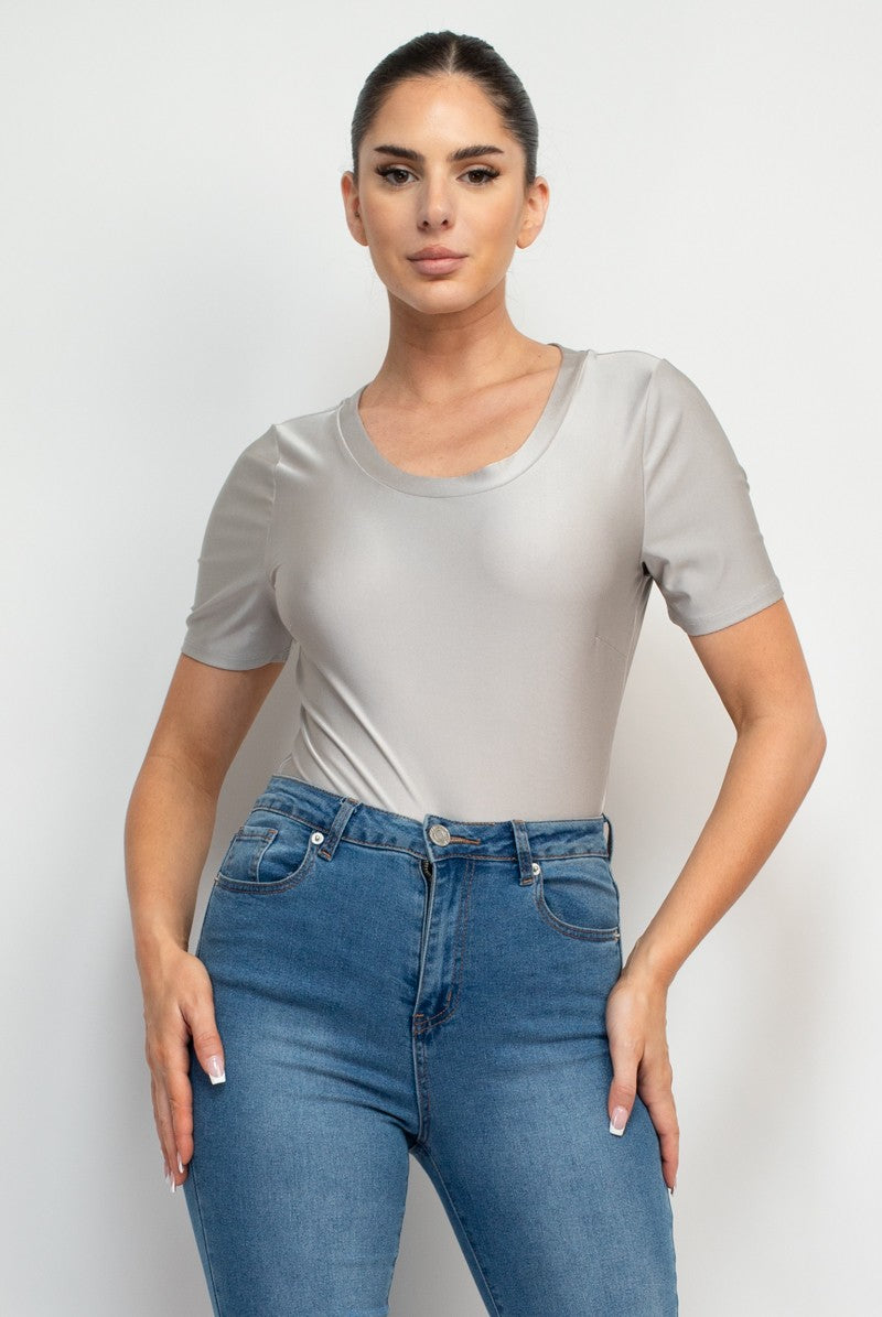 Top Básico de Cuello Redondo Sólido