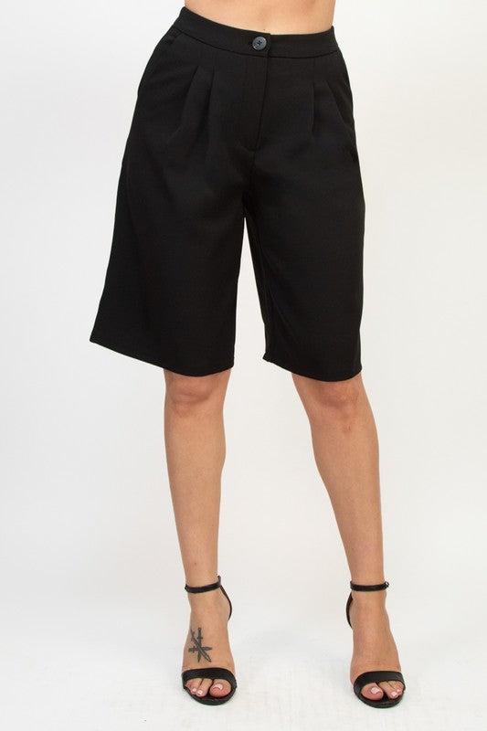 PRICILLA Pantalones Bermuda de cintura alta con pliegues
