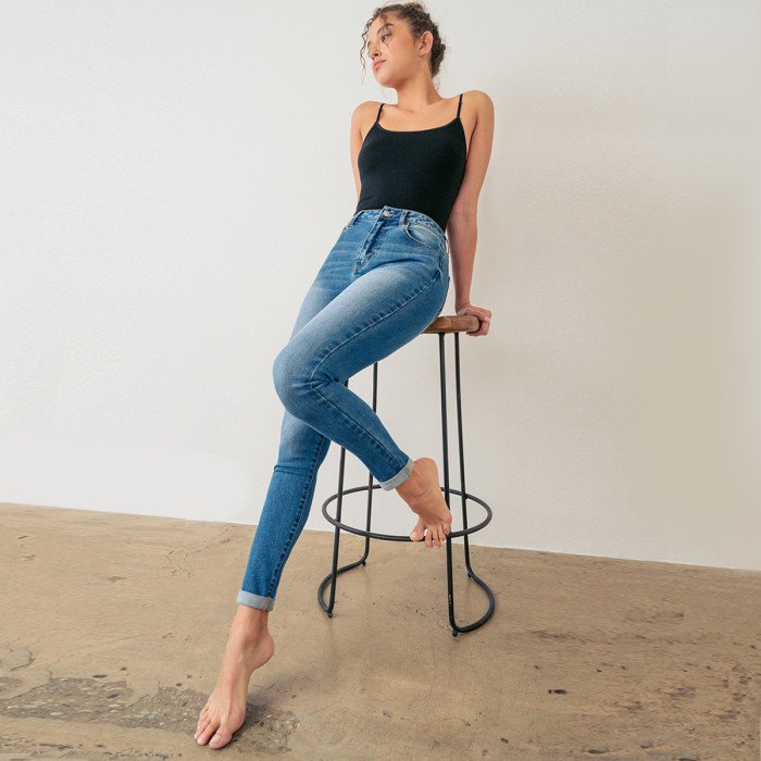 TANIA SKINNY