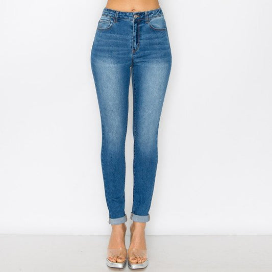 TANIA SKINNY