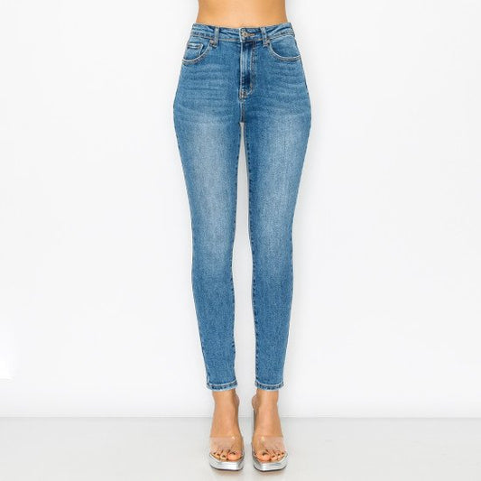 SANDY SKINNY